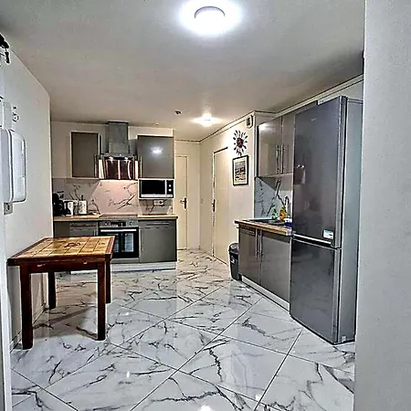 Διαμέρισμα Paris & - 5 Mins From Train Station - Harmony Champs-Sur-Marne